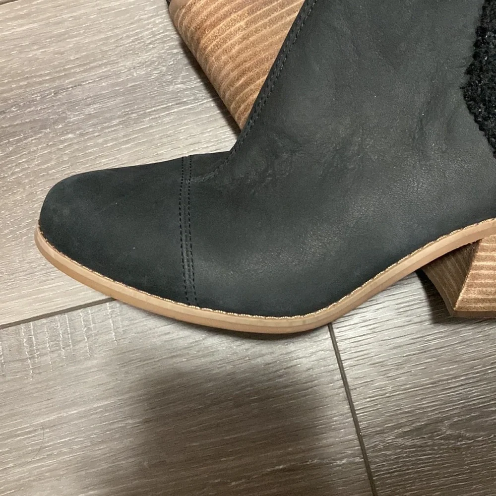 NWOT! Toms Black Ankle Boots with Elastic Panels and Stacked Heel